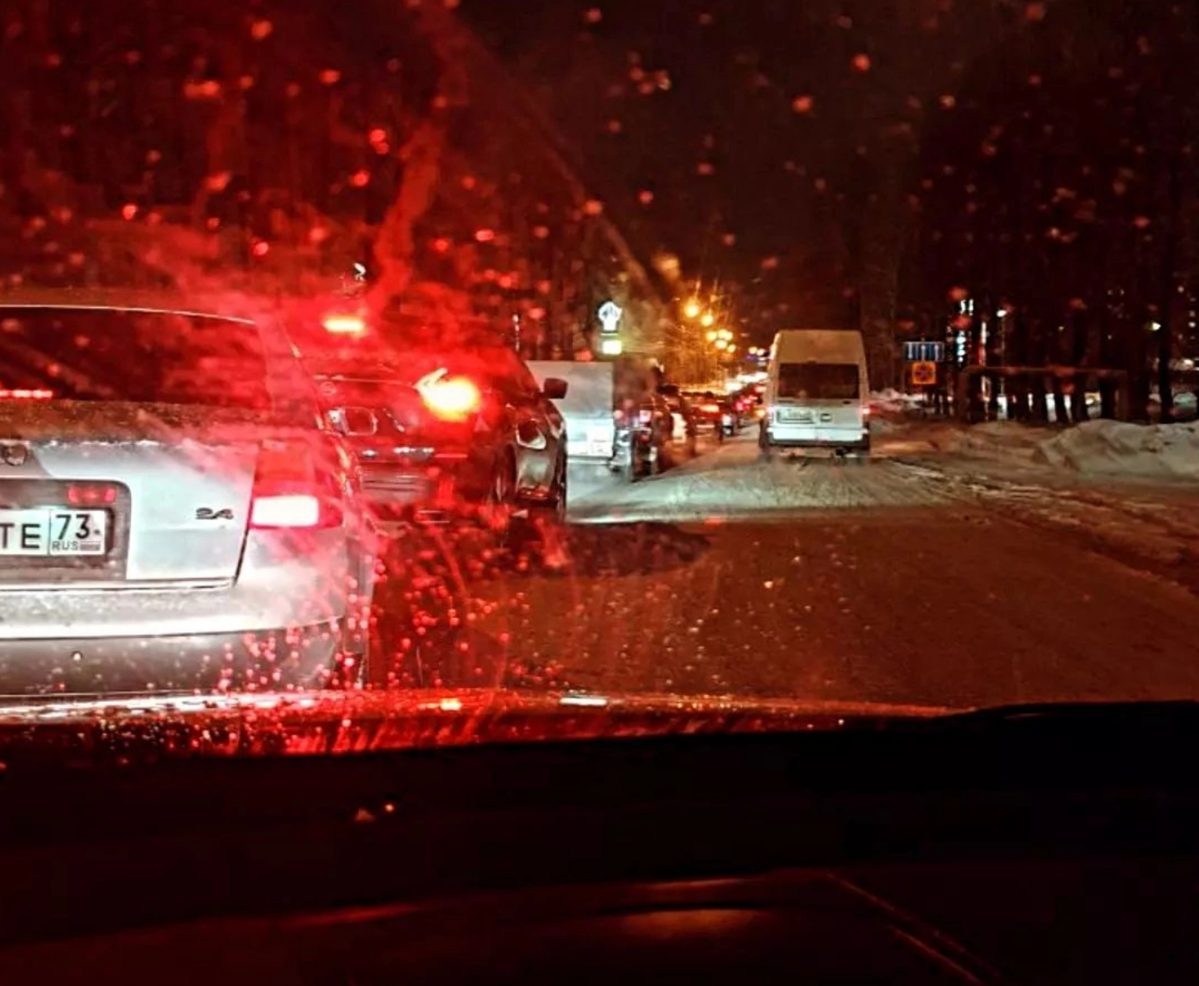 2 января вечером. Авария на мосту в Ульяновске на императорском зимой. Вандувский мост авария 29.05.2022.