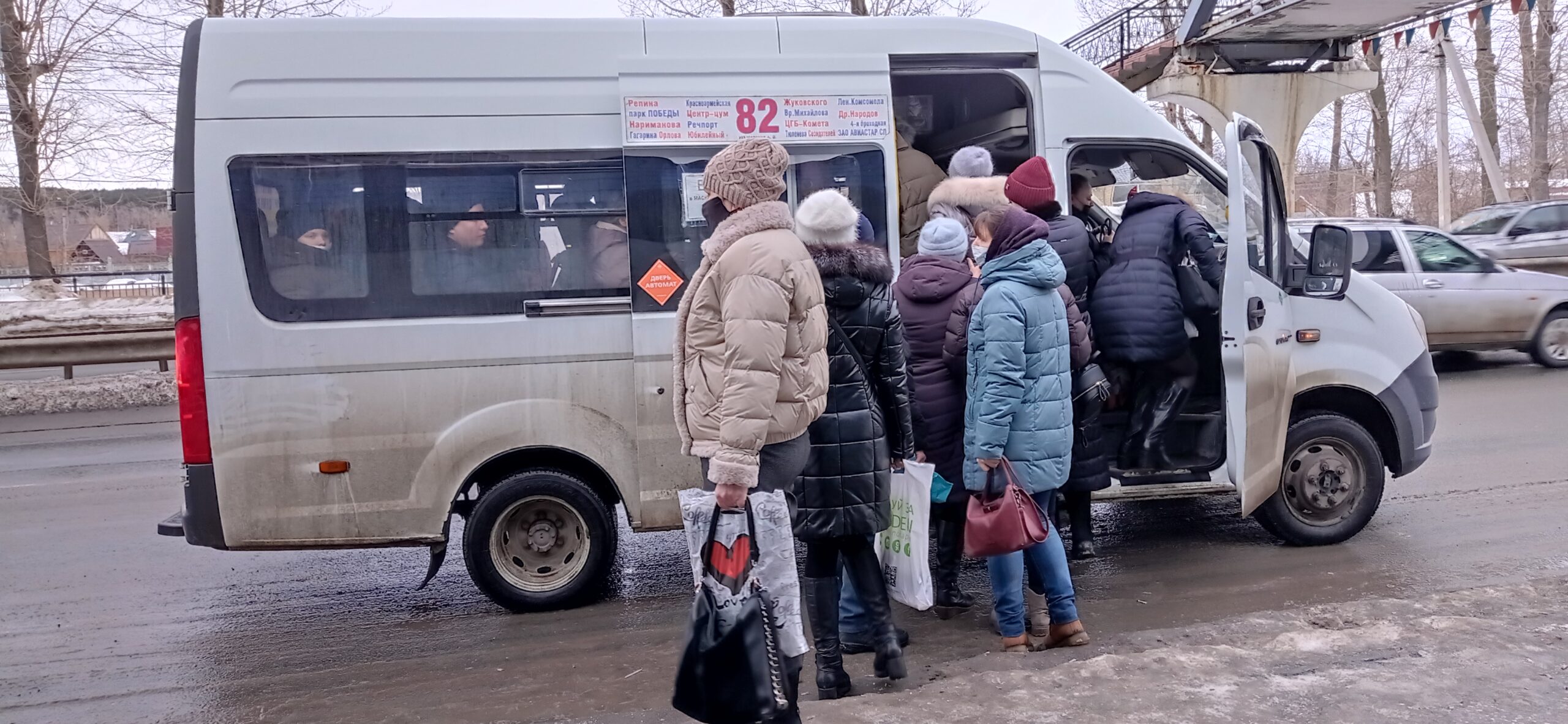 Ульяновские частные перевозчики наплевали на жителей Нижней террасы |  Новости Ульяновска. Смотреть онлайн