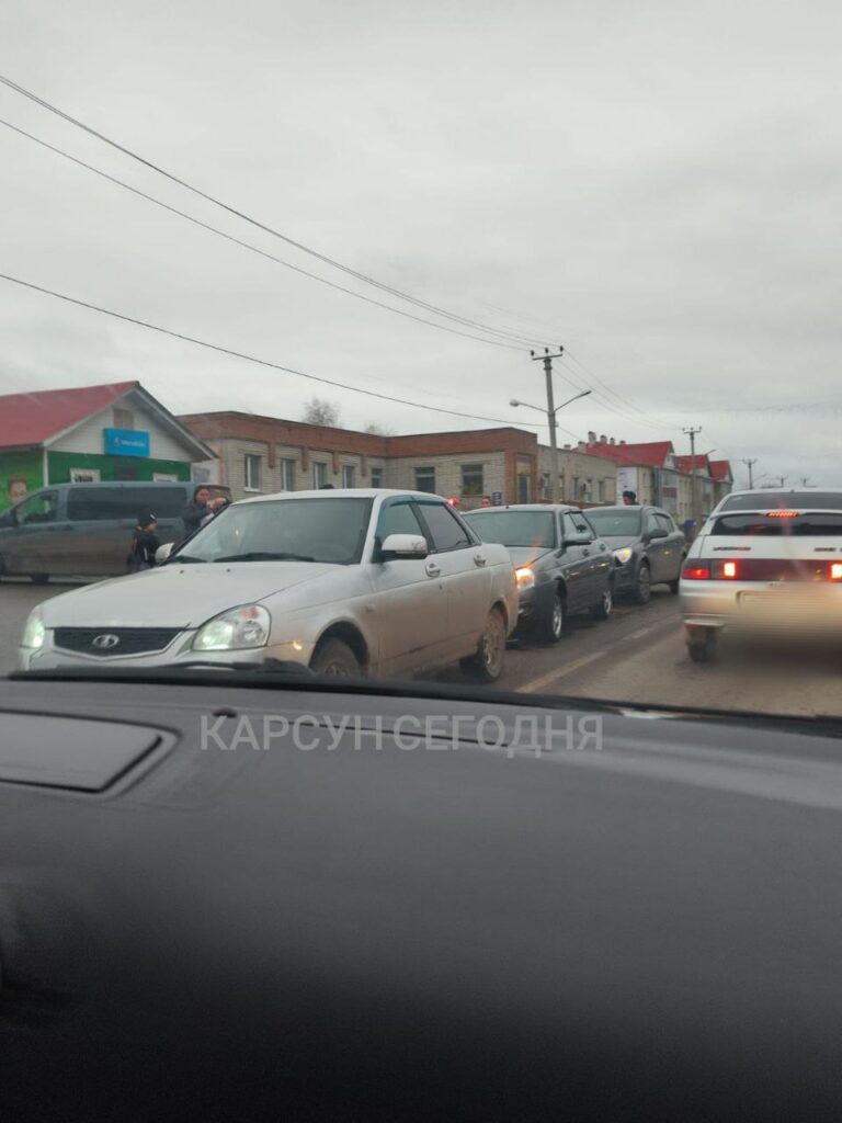 В Карсуне образовался паровозик из трёх легковушек | Новости Ульяновска.  Смотреть онлайн