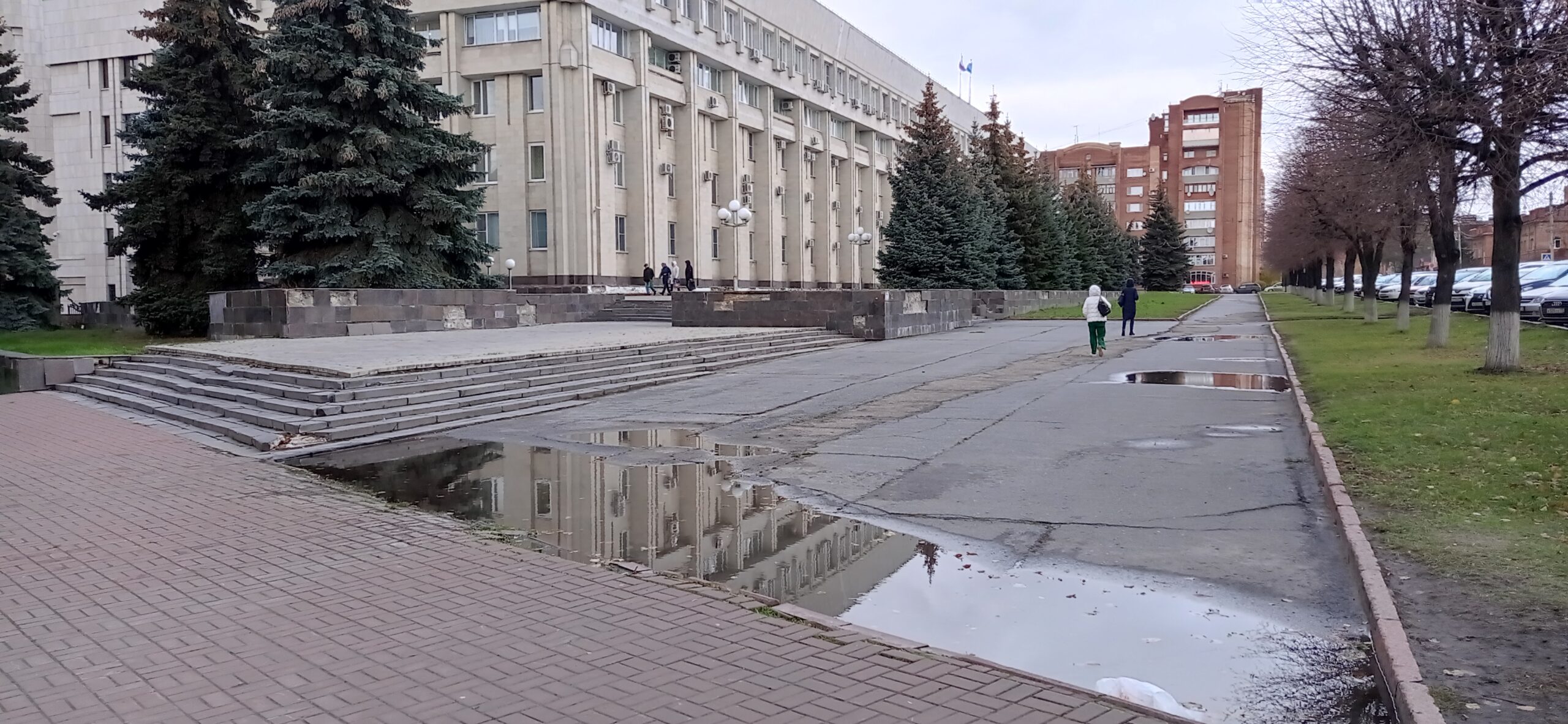 Бесхозяйственность, грязь и тьма. Фоторепортаж с улиц Ульяновска | Новости  Ульяновска. Смотреть онлайн