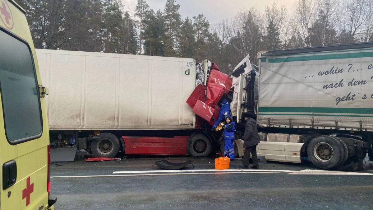 В Мелекесском районе произошла страшная авария с участием двух фур |  Новости Ульяновска. Смотреть онлайн