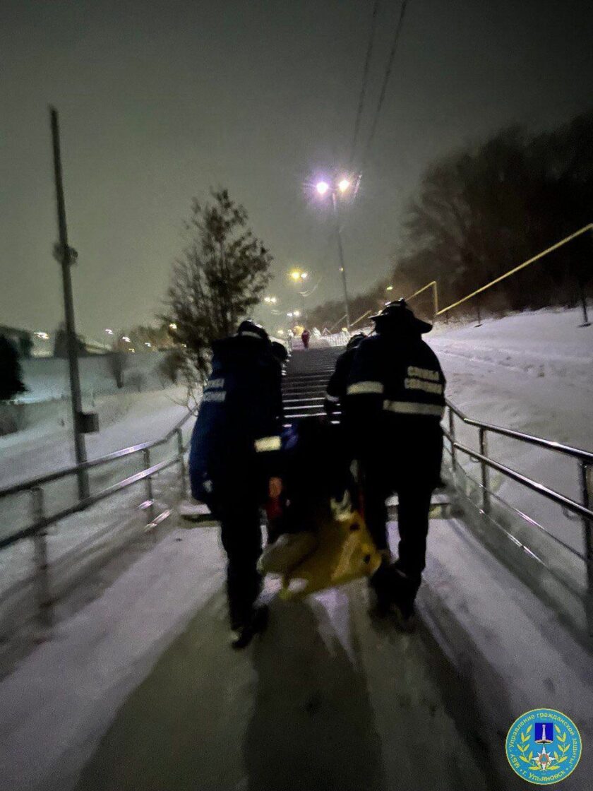 В Ульяновске девушка, катаясь на «ватрушке», врезалась в дерево и сломала  ребра | Новости Ульяновска. Смотреть онлайн