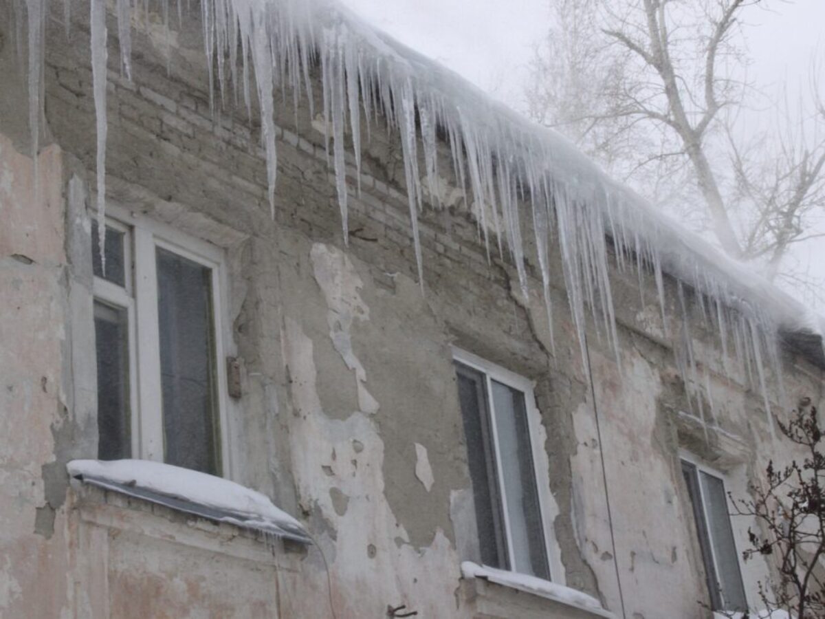 Огромные глыбы льда падают в Ульяновске | Новости Ульяновска. Смотреть  онлайн