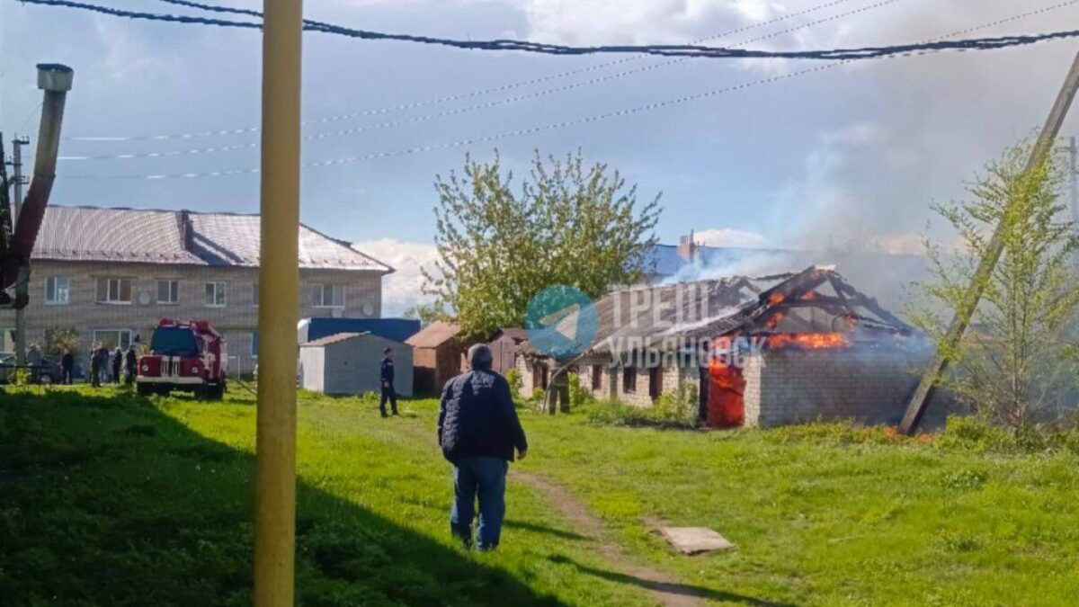 В Дмитриево-Помряскино начался пожар | Новости Ульяновска. Смотреть онлайн