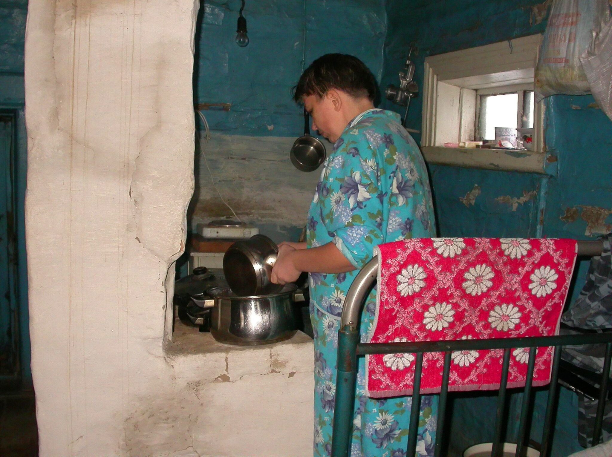 Старая одежда в шкафу