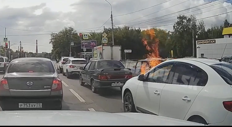 Видео с трахнул за гаражами